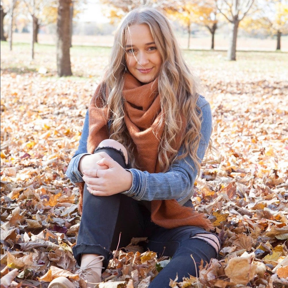 Meet your Posher, Kendra
